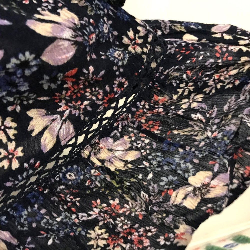 Fever Ruffle Floral Top Size M - Picture 5 of 8